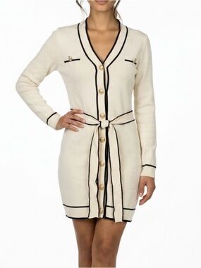 SHEIN CREAM SWEATER MINI DRESS W/ BLACK CONTRAST.
Brand New